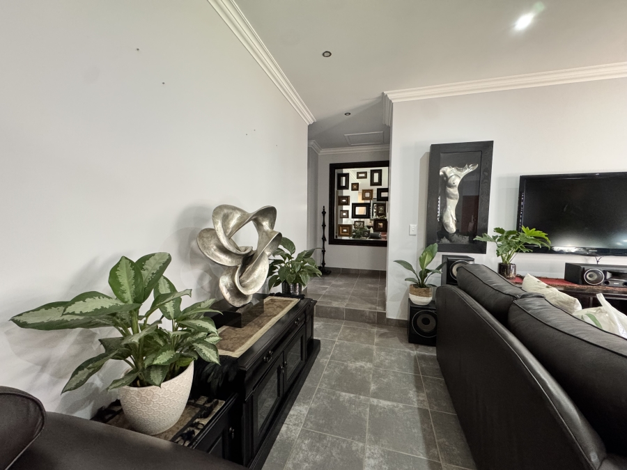 To Let 3 Bedroom Property for Rent in Wilkoppies North West